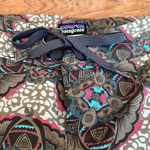 Patagonia Board Shorts Women’s Wavefarer 10 - Picture 6 of 12